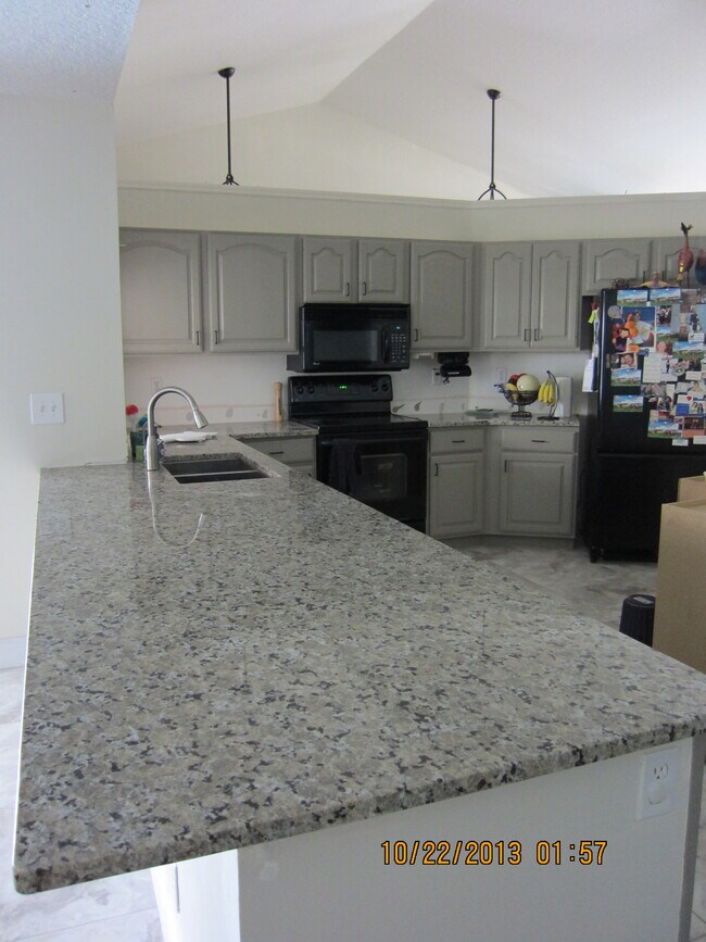 Building Photo - 6325 Winding Lake Dr