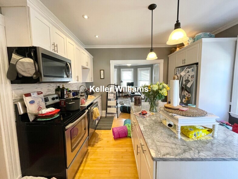 Building Photo - 76 Parker Hill Ave