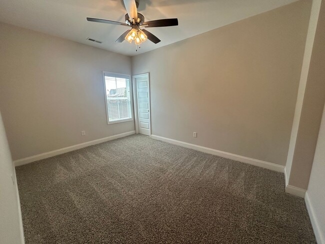 Building Photo - Beautiful 4BR Home in Athens with Bonus Room & Fenced Yard