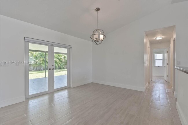 Building Photo - 15250 SW 154th Ave