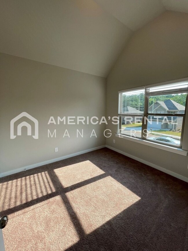 Building Photo - 7963 St.James Dr