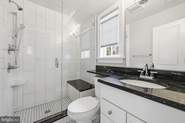 Building Photo - 2111 32nd Pl SE