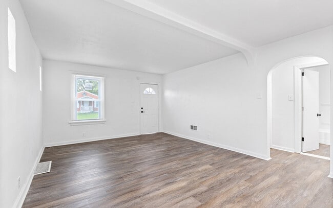 Building Photo - 831 Harlan Ave