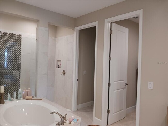 Building Photo - 7425 Bradbury Cir