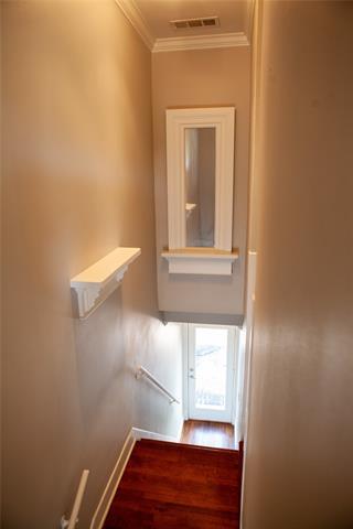 Building Photo - 5347 Lewis St