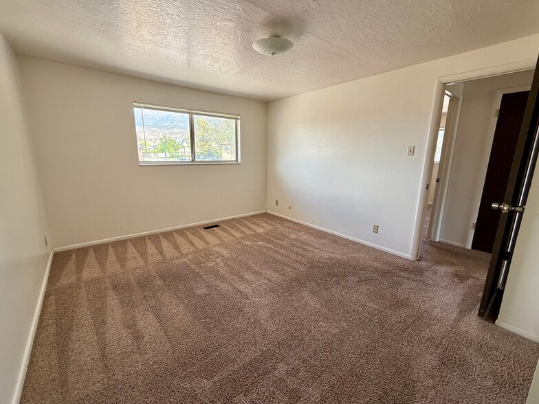 Building Photo - 326 W 450 N