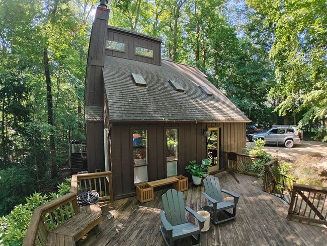 Primary Photo - Updated Two bedroom Contemporary with huge...