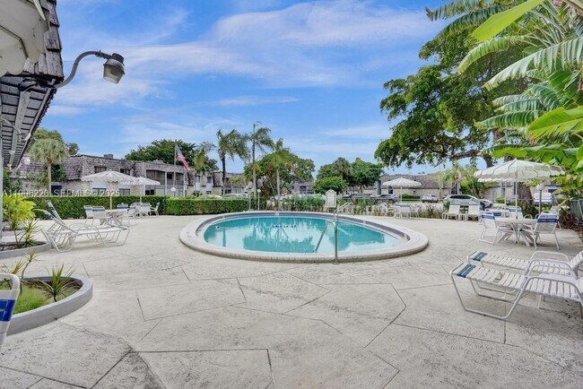 Building Photo - 3101 Oakland Shores Dr