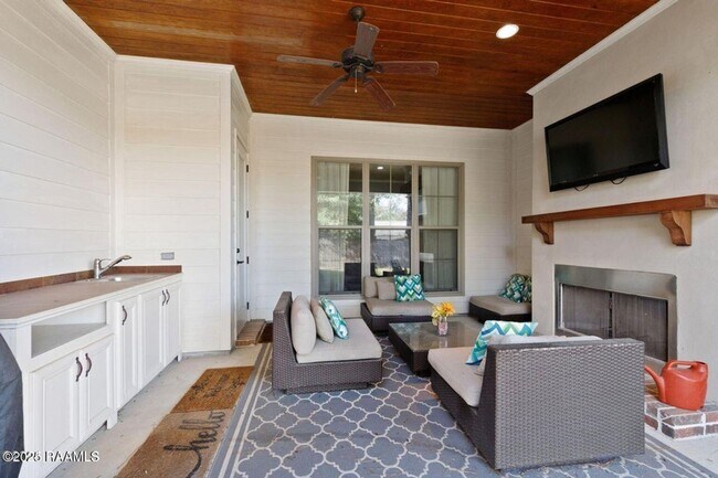 Building Photo - 216 Croft Row