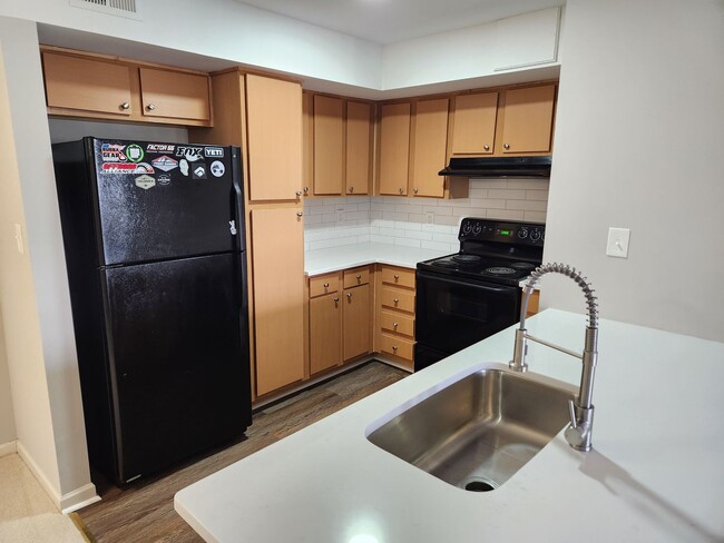 Building Photo - Midlothian-2 bed 2 bath Condo--Bristol Vil...