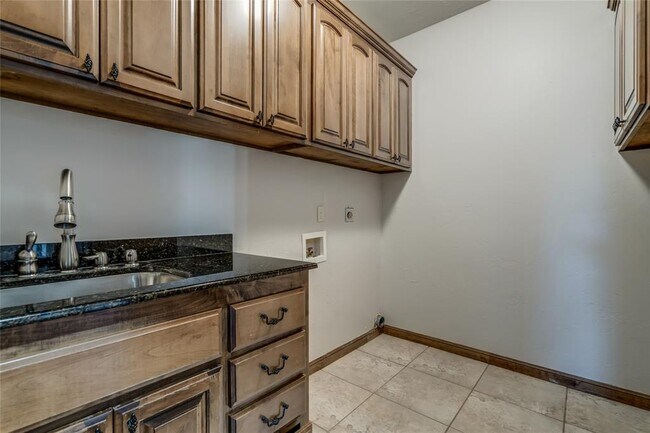 Building Photo - 22525 Lindy Terrace