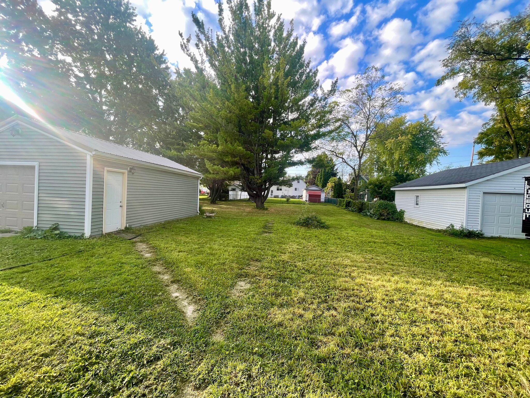 Building Photo - 360 Grove St