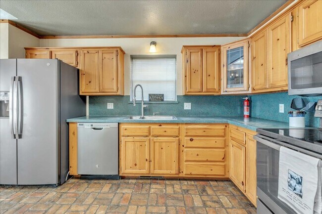 Building Photo - Look at this Bonus Room!!!