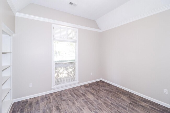 Building Photo - 1261 Fox Trace Dr