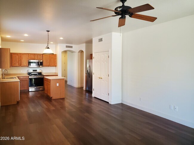 Building Photo - 2430 E Darrel Rd