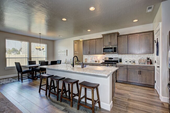 Building Photo - Beautiful Home in the Heart of Eagle