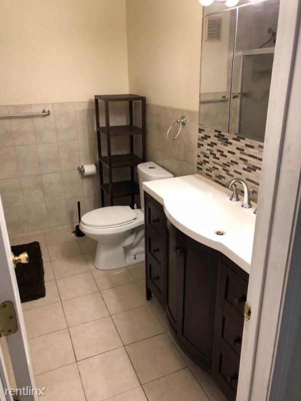 Building Photo - 583 Howard Ave