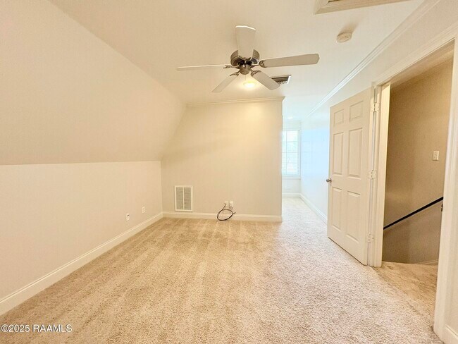 Building Photo - 23 Courtyard Cir