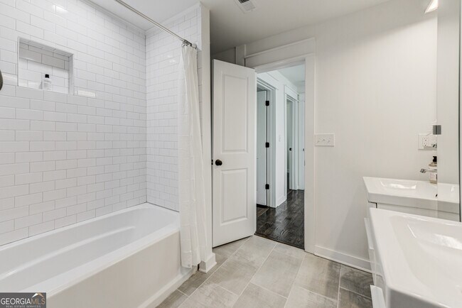 Building Photo - 456 Griffin St NW