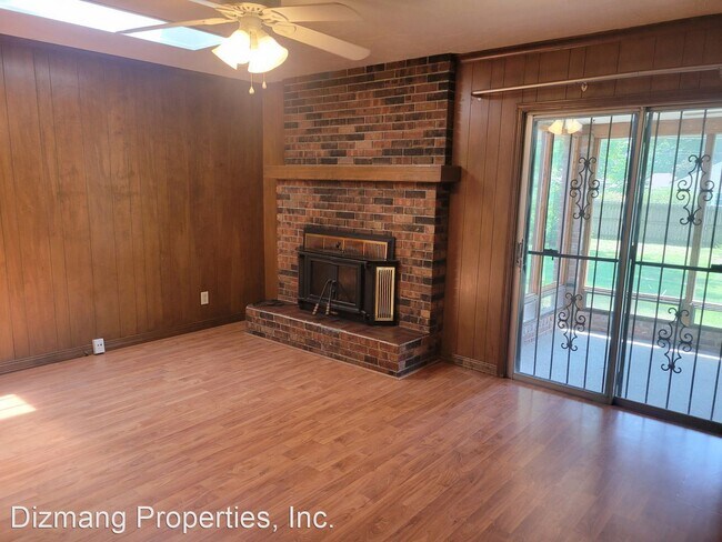 Building Photo - 3 br, 2 bath House - 656 W Katella St.