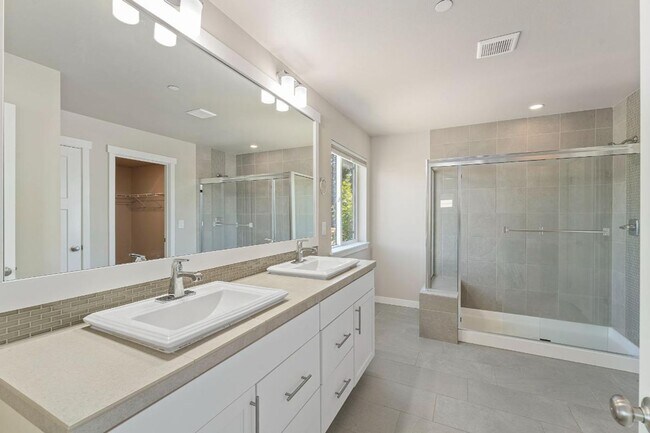 Building Photo - Beautiful Puyallup Corner Lot Home with Office, A/C, Formal Dining & Bonus Loft!