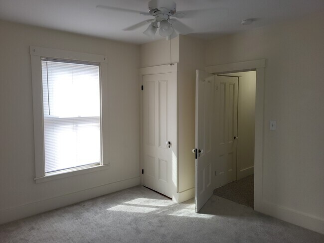 Building Photo - 21 Vine St