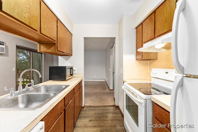 Building Photo - 2940 Vineland Ave SE