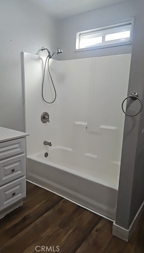 Building Photo - 926 E 57th St