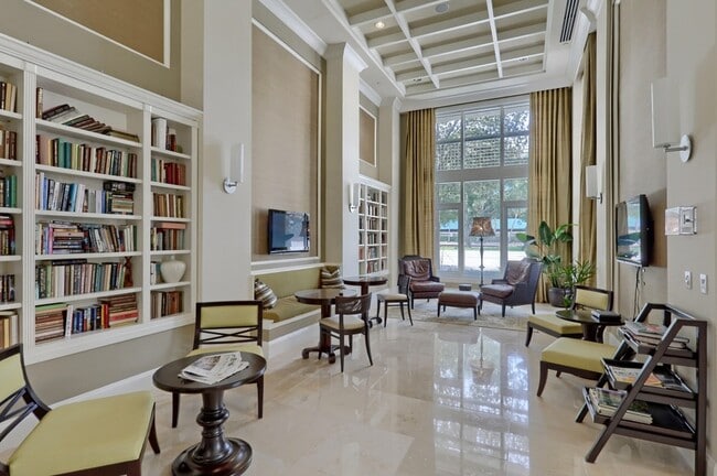 Building Photo - 480 Hibiscus St