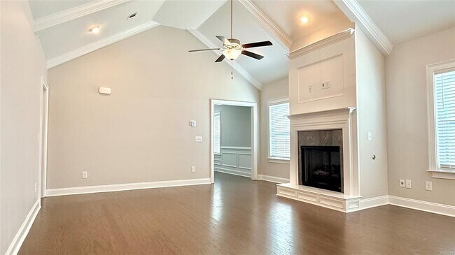 Building Photo - 1219 McClain Dr