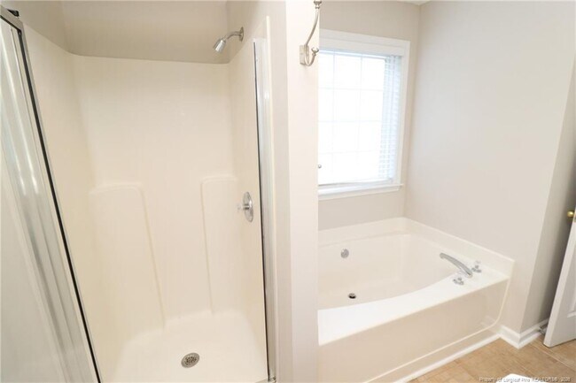 Building Photo - 305 Firefly Rd