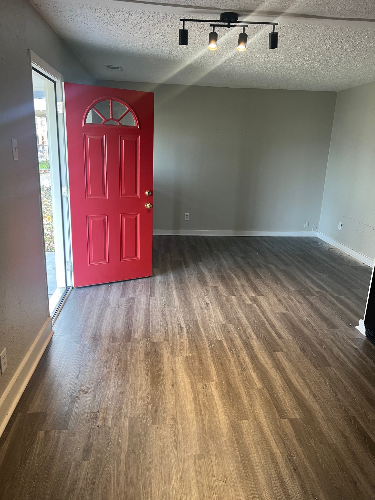 Building Photo - 2178 White Ave