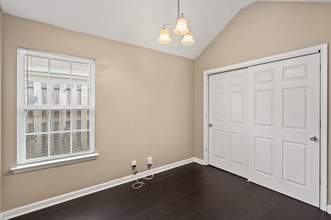Building Photo - 1576 Chariot Dr