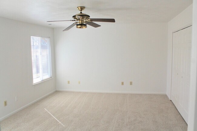 Building Photo - Chicks Beach Living! 3BR/2.5BA - Attached Garage, Private Cul-de-sac- Minutes to the BAY!