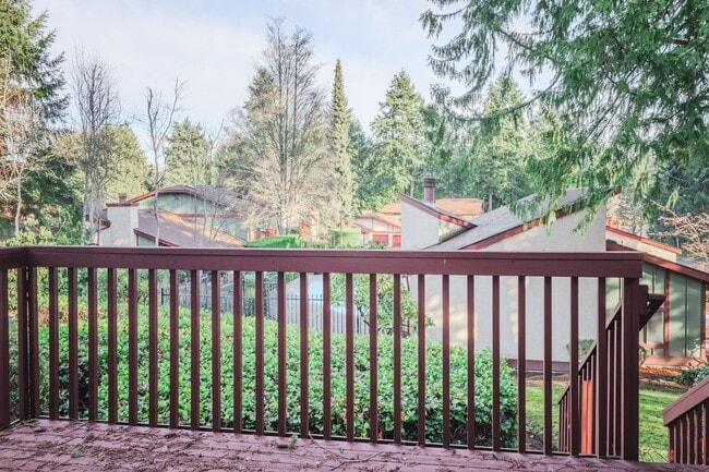 Building Photo - Spacious 3bd/2.5ba Smoketree Condo in Federal Way!