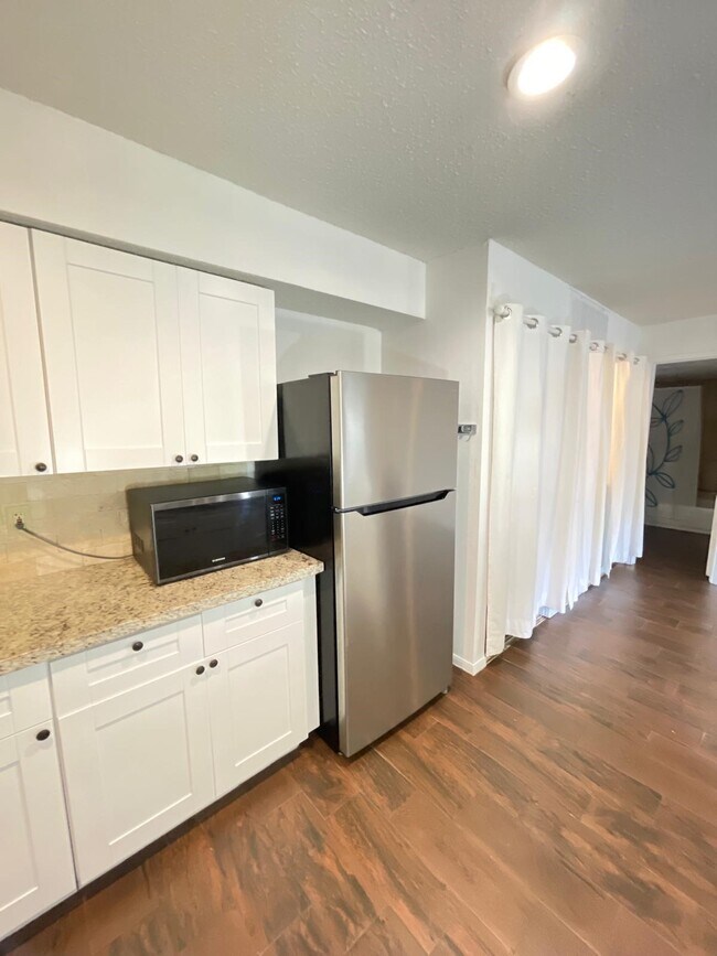 Building Photo - 2300 Old Spanish Trl