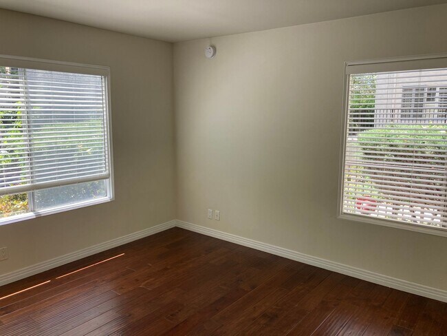 Building Photo - $3,295! Charming 2-Bed, 2-Bath Corner Unit in Gated Culver City Community!