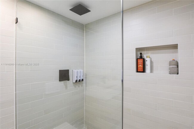 Building Photo - 1025 92nd St