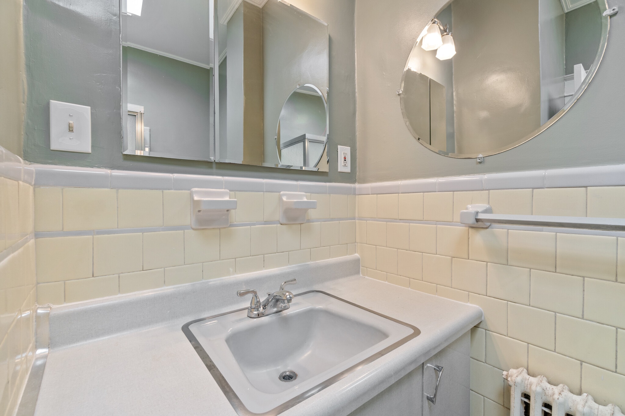 Building Photo - 2926 Wyman Pky