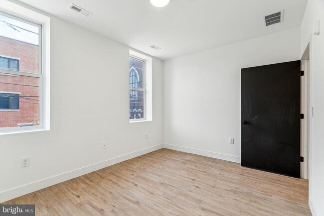 Building Photo - 1254 S 18th St