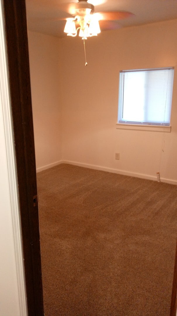 Building Photo - Amazing Country property!