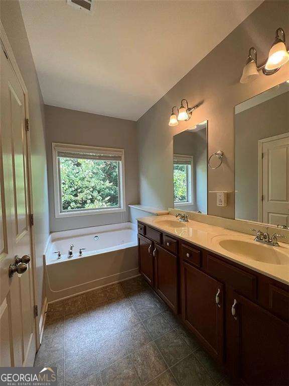 Building Photo - 6996 Kingswood Run Dr