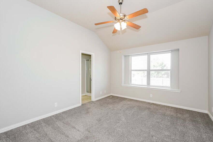 Building Photo - 4933 Lemon Grove Dr