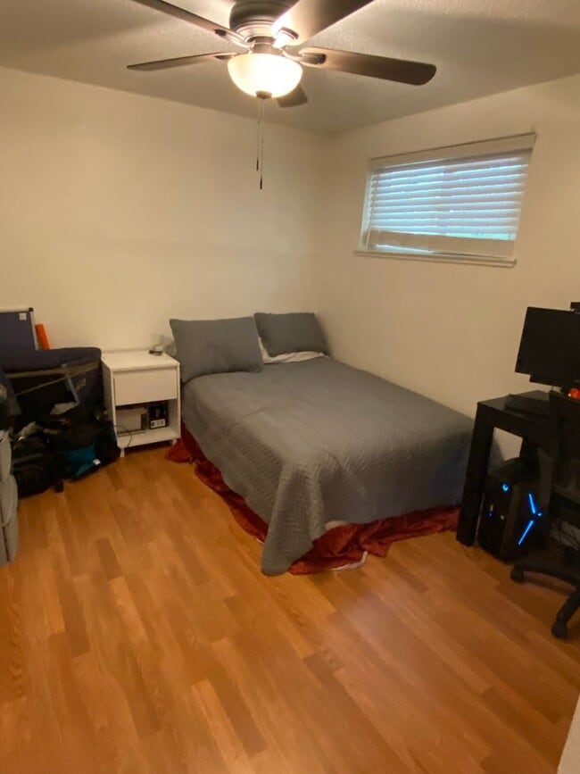 Building Photo - Cute & Cozy Two Bedroom in Westwood!