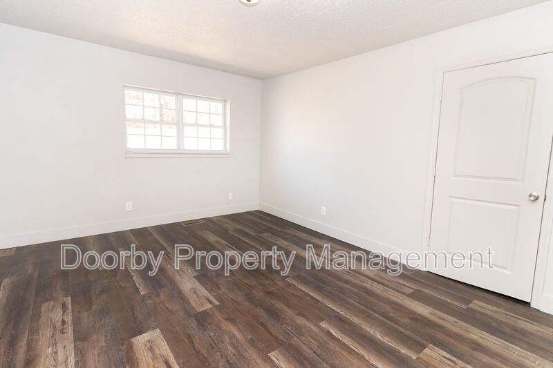 Building Photo - 506 Deck Dr