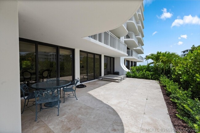 Building Photo - 2580 S Ocean Blvd