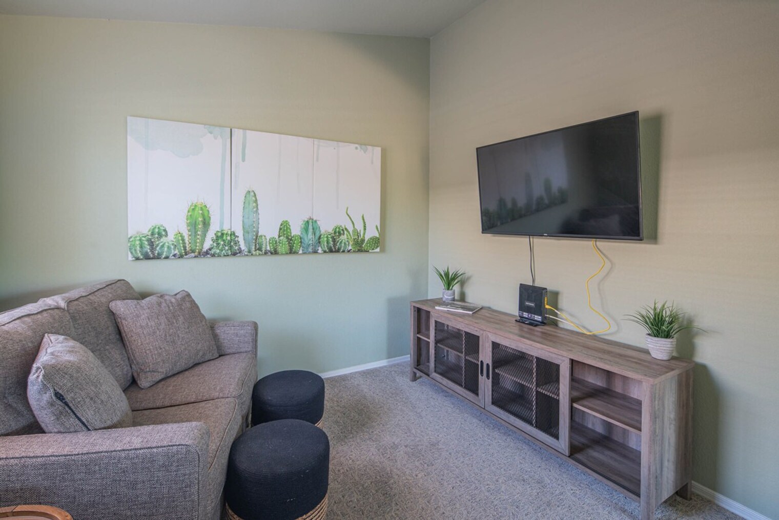 Building Photo - 1541 E Peregrine Trail