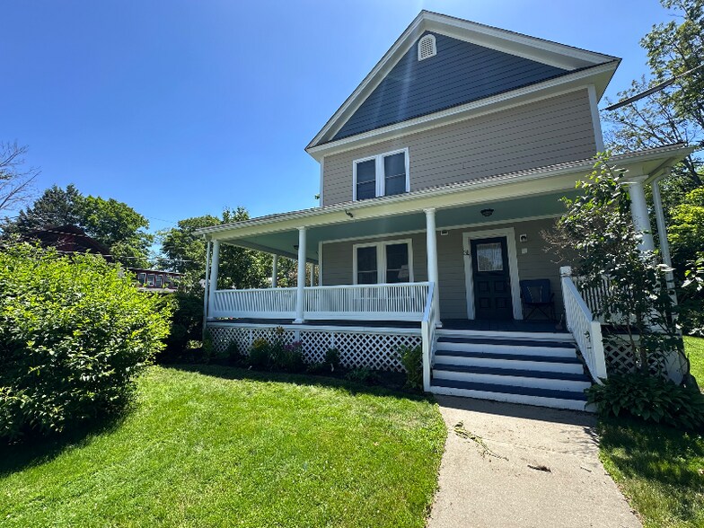 Building Photo - 31 Church St