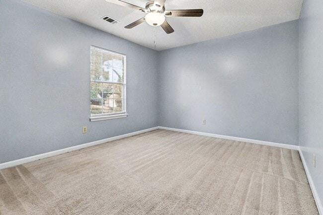 Building Photo - 3BR/2BA on Full Basement in Jonesboro