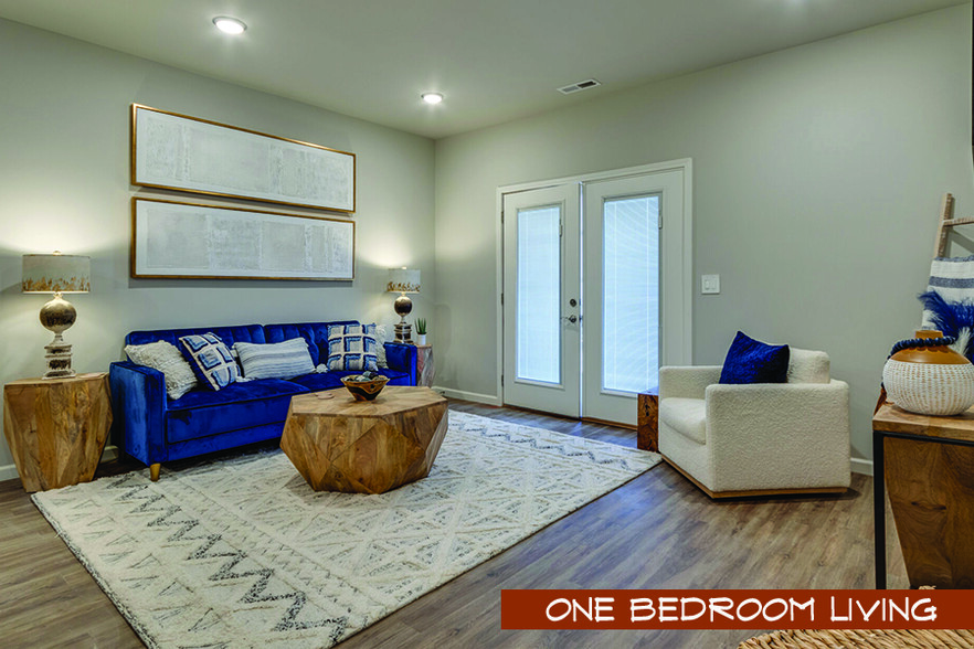 ONE BEDROOM: Living Room - Rylan's Creek Apartments